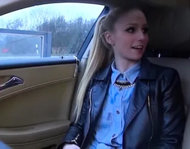 Пикапнул девушку в свой Мерс чисто для анальной ебли