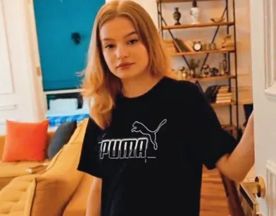 Вызвала мастера, чтобы он починил ее киску на скрипящей кровати