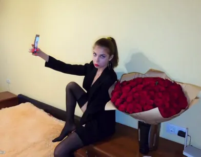 Сводная сестра попросила брата сделать ей несколько эро фоток и отблагодарила его отличным сексом