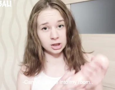 Сводный брат сравнивает киску-куклу с киской сестры