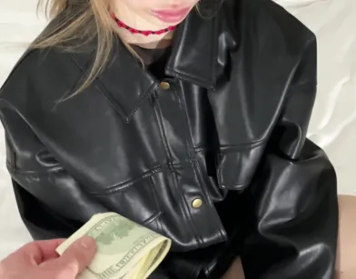 Сочная русская шлюка готова за деньги трахаться даже с бывшим