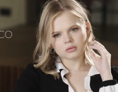 Раздвинула ноги и соблазнила профессора на анал