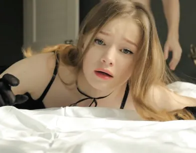 Секс с красивой сводной сестрой, когда дома никого нет