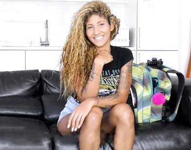 Пришла на кастинг и кончила от анала с Вудманом