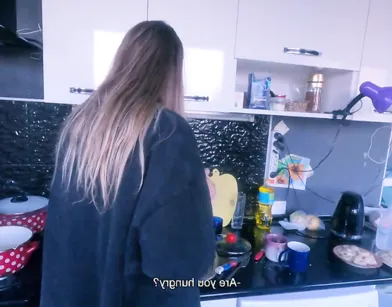 Разрешила парню трахнуть себя со спермой в киску