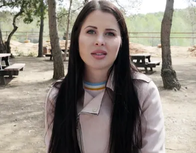 Русская студентка зарабатывает деньги за секс с незнакомцем