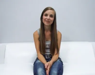 Скромная девушка попала на порно кастинг