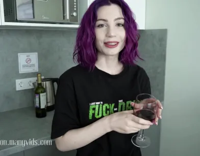 Знакомство с девушкой в лифте закончилось незапланированным сексом