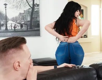 Давно так хорошо не трахалась в анал