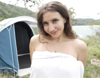 Выбрались на природу только ради секса